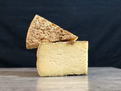 Tomme d'Auvergne céronnée